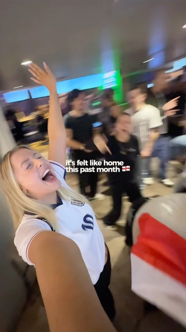 My first time supporting @england in a major tournament since moving to Sydney last year, and what a rollercoaster it’s been. The highs were SO high, and the low of not making it to the World Cup final is beyond heartbreaking 😭

But these memories will always be so special to me, and I’m so grateful I got to watch every game with a group of people who started out as strangers and ended up as friends (all because I jumped on them in celebration during our opening game against Croatia 🤣)

It’s felt like home this past month.. 🥹 I’m so proud of this team 🦁🏴󠁧󠁢󠁥󠁮󠁧󠁿❤️🤍